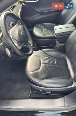 Лифтбек Tesla Model S 2013 в 