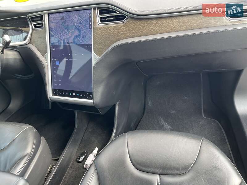 Лифтбек Tesla Model S 2013 в Мукачево