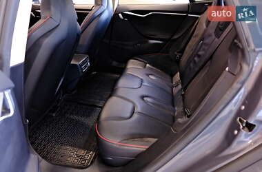 Ліфтбек Tesla Model S 2013 в 