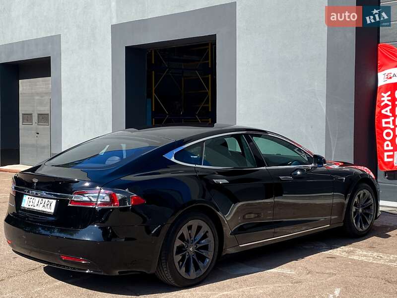 Лифтбек Tesla Model S 2020 в Киеве