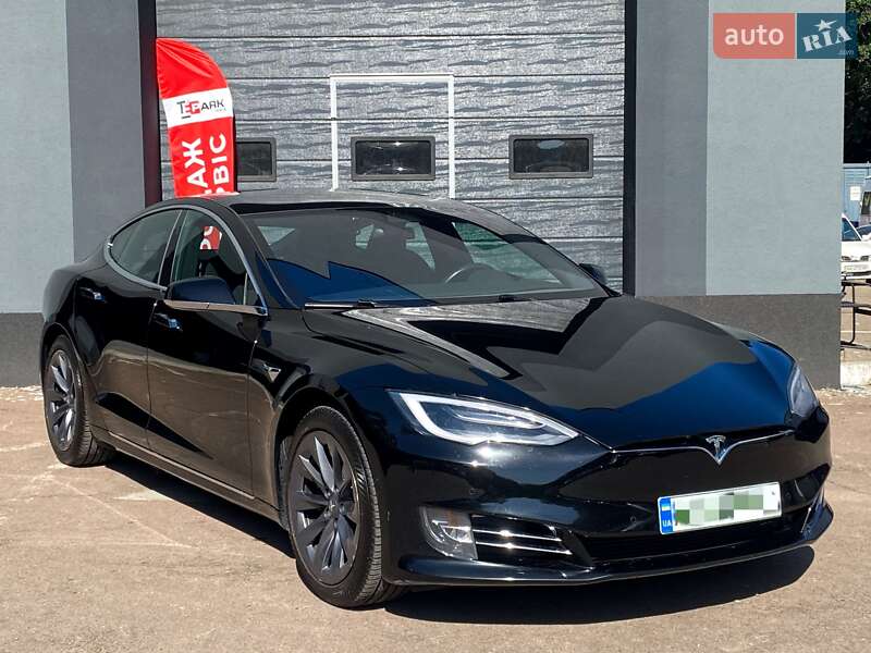 Лифтбек Tesla Model S 2020 в Киеве