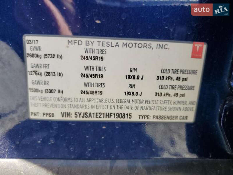 Лифтбек Tesla Model S 2017 в Львове