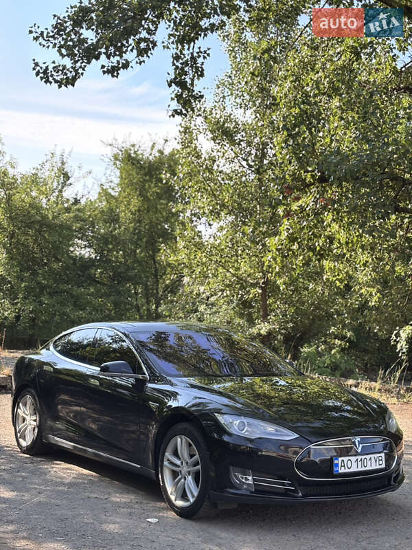 Лифтбек Tesla Model S 2014 в Ужгороде фото 3 Лифтбек Tesla Model S 2014 в Ужгороде
