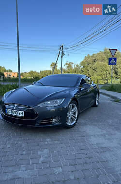 Ліфтбек Tesla Model S 2015 в Львові