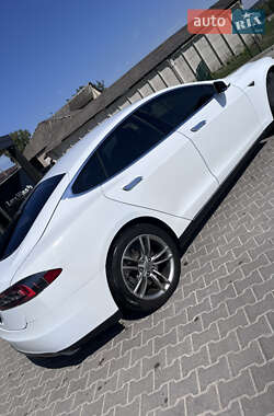Лифтбек Tesla Model S 2014 в 