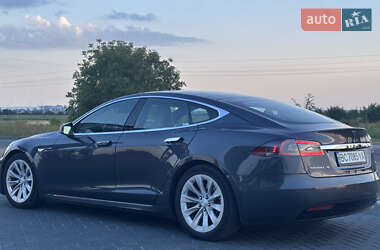 Лифтбек Tesla Model S 2016 в 