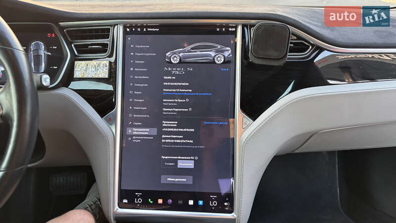 Лифтбек Tesla Model S 2016 в Львове