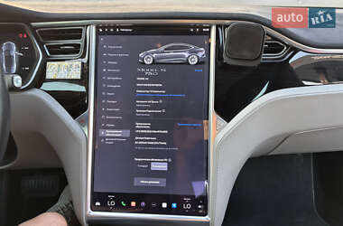 Лифтбек Tesla Model S 2016 в 