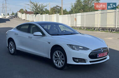 Лифтбек Tesla Model S 2013 в 