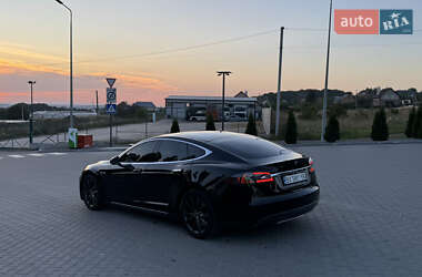 Лифтбек Tesla Model S 2014 в 