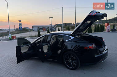 Лифтбек Tesla Model S 2014 в 