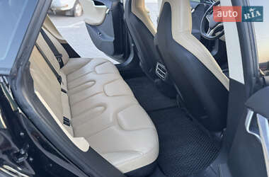 Лифтбек Tesla Model S 2014 в 