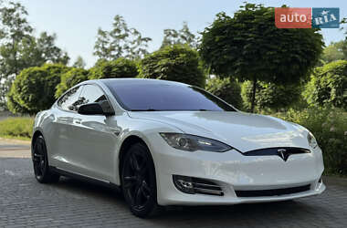 Ліфтбек Tesla Model S 2014 в 