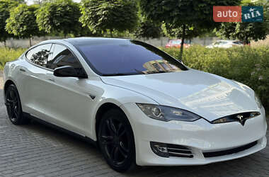 Ліфтбек Tesla Model S 2014 в 