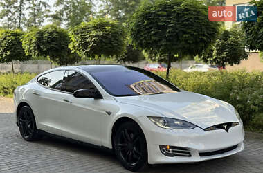 Ліфтбек Tesla Model S 2014 в 