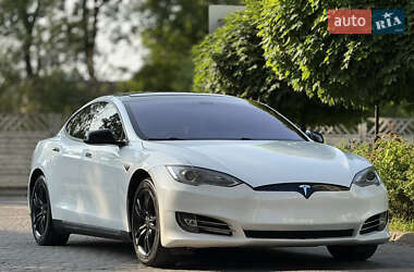 Ліфтбек Tesla Model S 2014 в 