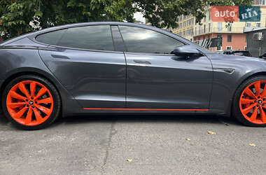 Ліфтбек Tesla Model S 2015 в 