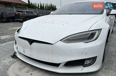 Ліфтбек Tesla Model S 2016 в 