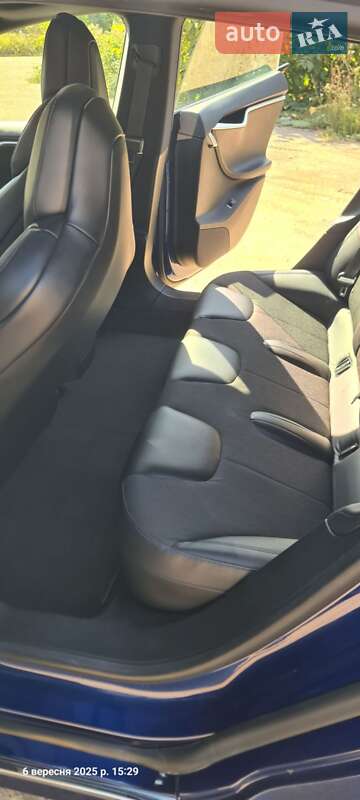 Лифтбек Tesla Model S 2017 в Ивано-Франковске
