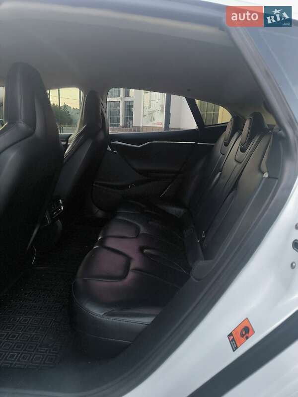 Лифтбек Tesla Model S 2014 в Днепре