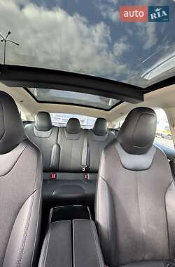 Ліфтбек Tesla Model S 2015 в 
