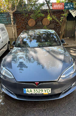 Ліфтбек Tesla Model S 2019 в Києві
