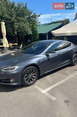 Лифтбек Tesla Model S 2019 в 