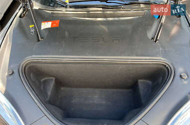 Лифтбек Tesla Model S 2019 в 