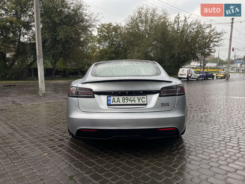 Лифтбек Tesla Model S 2024 в Львове