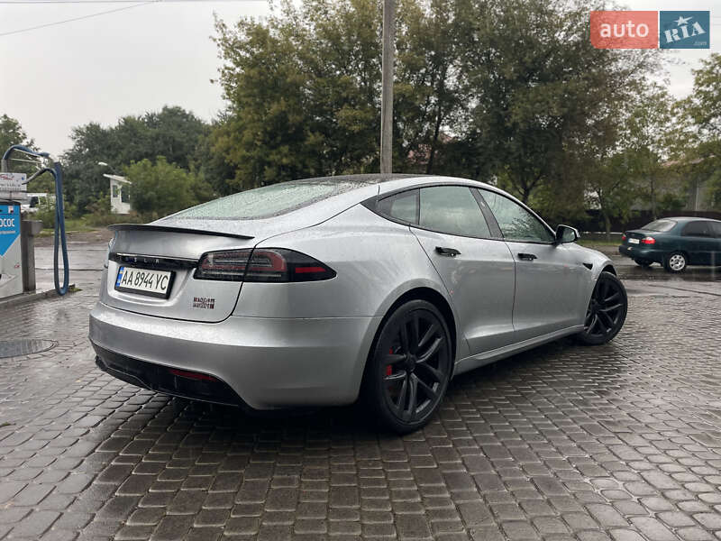 Лифтбек Tesla Model S 2024 в Львове