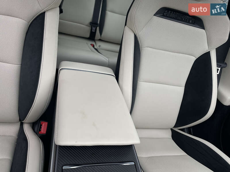 Лифтбек Tesla Model S 2024 в Львове