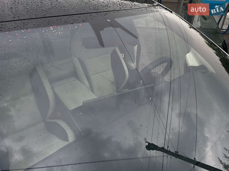 Лифтбек Tesla Model S 2024 в Львове