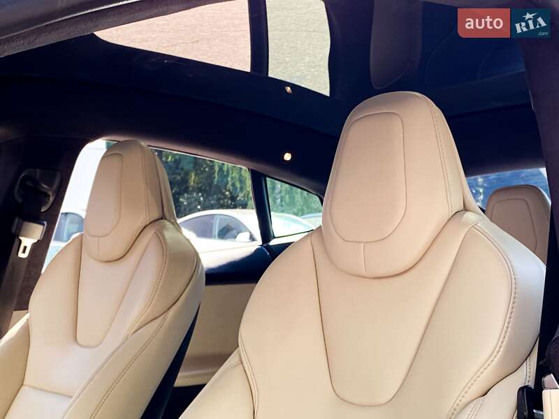 Лифтбек Tesla Model S 2019 в Киеве фото 14 Лифтбек Tesla Model S 2019 в Киеве
