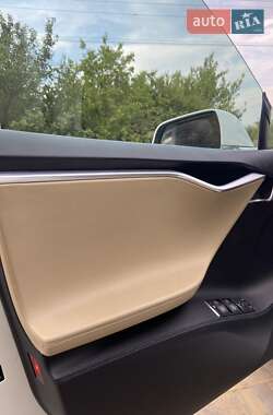 Ліфтбек Tesla Model S 2013 в 
