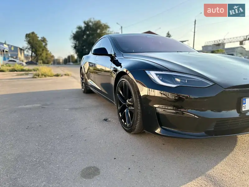 Tesla Model S 2021