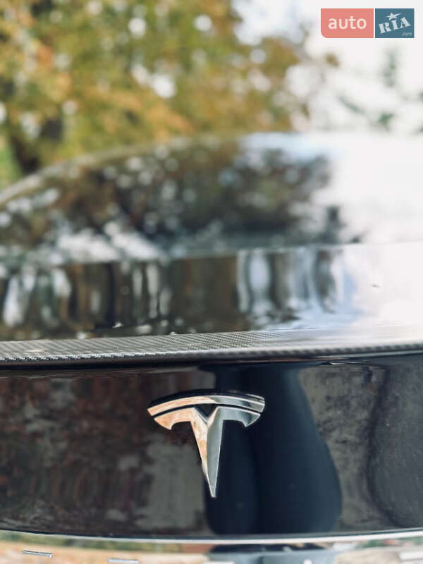 Ліфтбек Tesla Model S 2020 в Києві