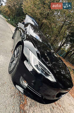 Ліфтбек Tesla Model S 2020 в 