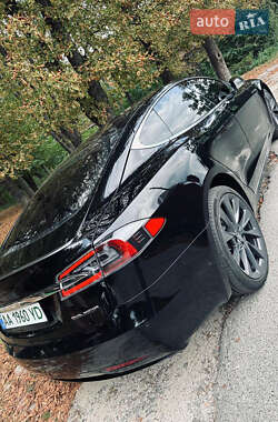 Ліфтбек Tesla Model S 2020 в 