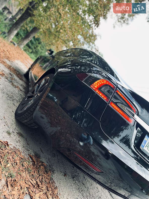 Ліфтбек Tesla Model S 2020 в Києві