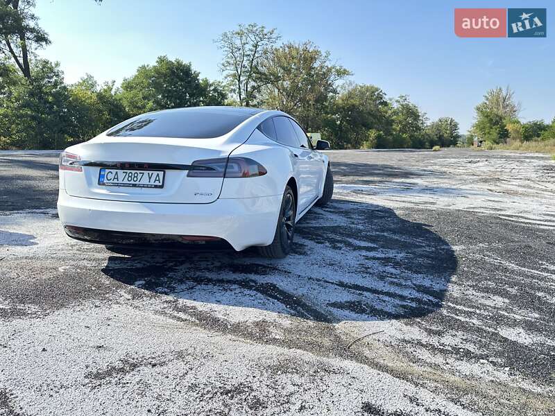 Лифтбек Tesla Model S 2016 в Черкассах