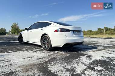 Лифтбек Tesla Model S 2016 в Черкассах