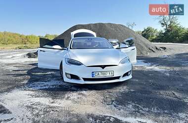 Лифтбек Tesla Model S 2016 в Черкассах