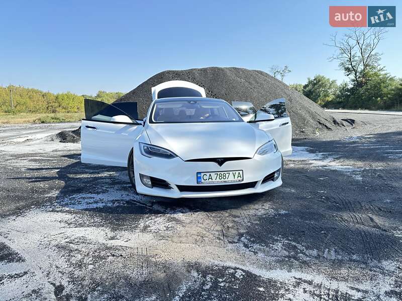 Лифтбек Tesla Model S 2016 в Черкассах фото 23 Лифтбек Tesla Model S 2016 в Черкассах