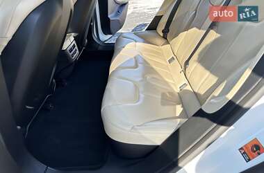 Лифтбек Tesla Model S 2016 в Черкассах