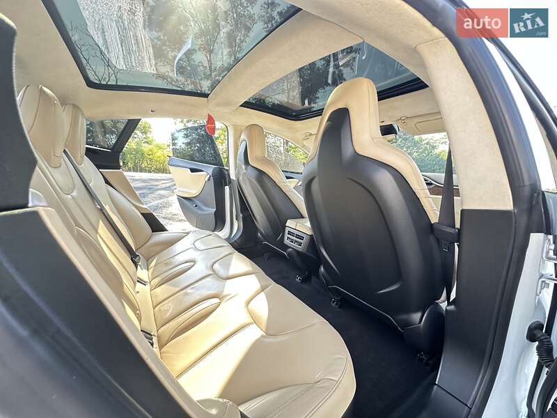 Лифтбек Tesla Model S 2016 в Черкассах фото 32 Лифтбек Tesla Model S 2016 в Черкассах