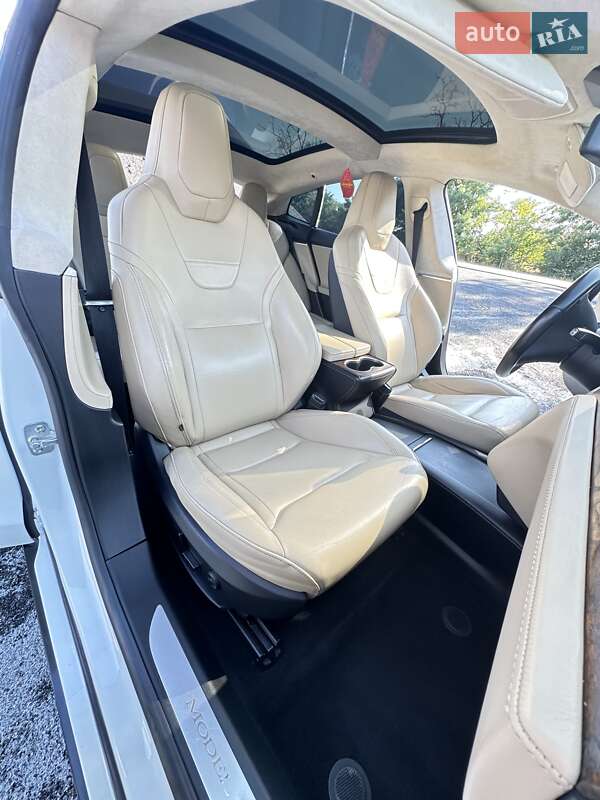 Лифтбек Tesla Model S 2016 в Черкассах фото 41 Лифтбек Tesla Model S 2016 в Черкассах