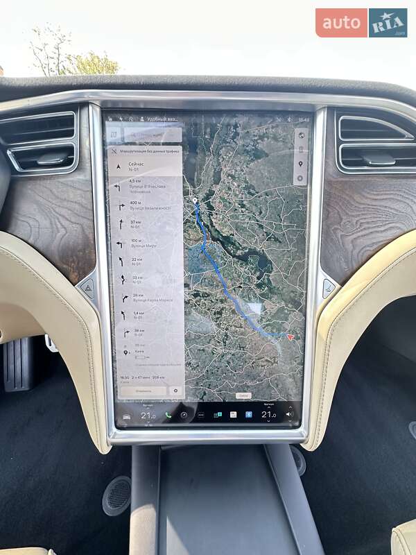 Лифтбек Tesla Model S 2016 в Черкассах
