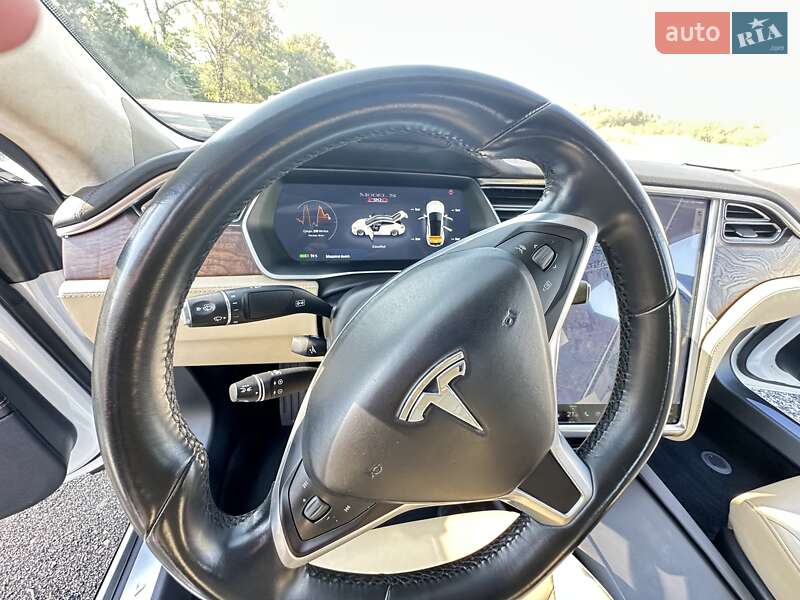 Лифтбек Tesla Model S 2016 в Черкассах фото 53 Лифтбек Tesla Model S 2016 в Черкассах