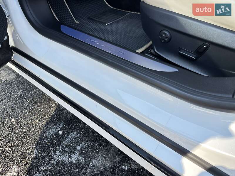 Лифтбек Tesla Model S 2016 в Черкассах