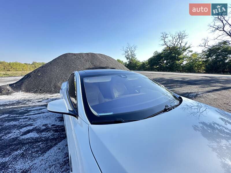 Лифтбек Tesla Model S 2016 в Черкассах